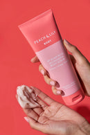 مقشر للجسم من Microderm KP Boss من الخوخ والزنبق 230 جم