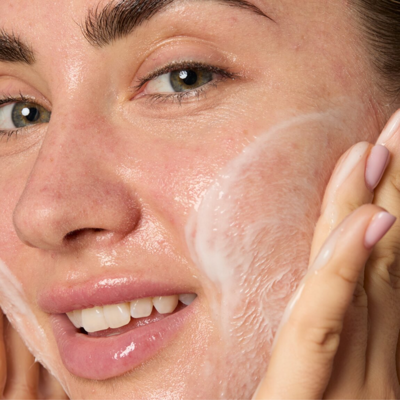 Good Molecules Soothing Azelaic Acid Cleanser 120ml