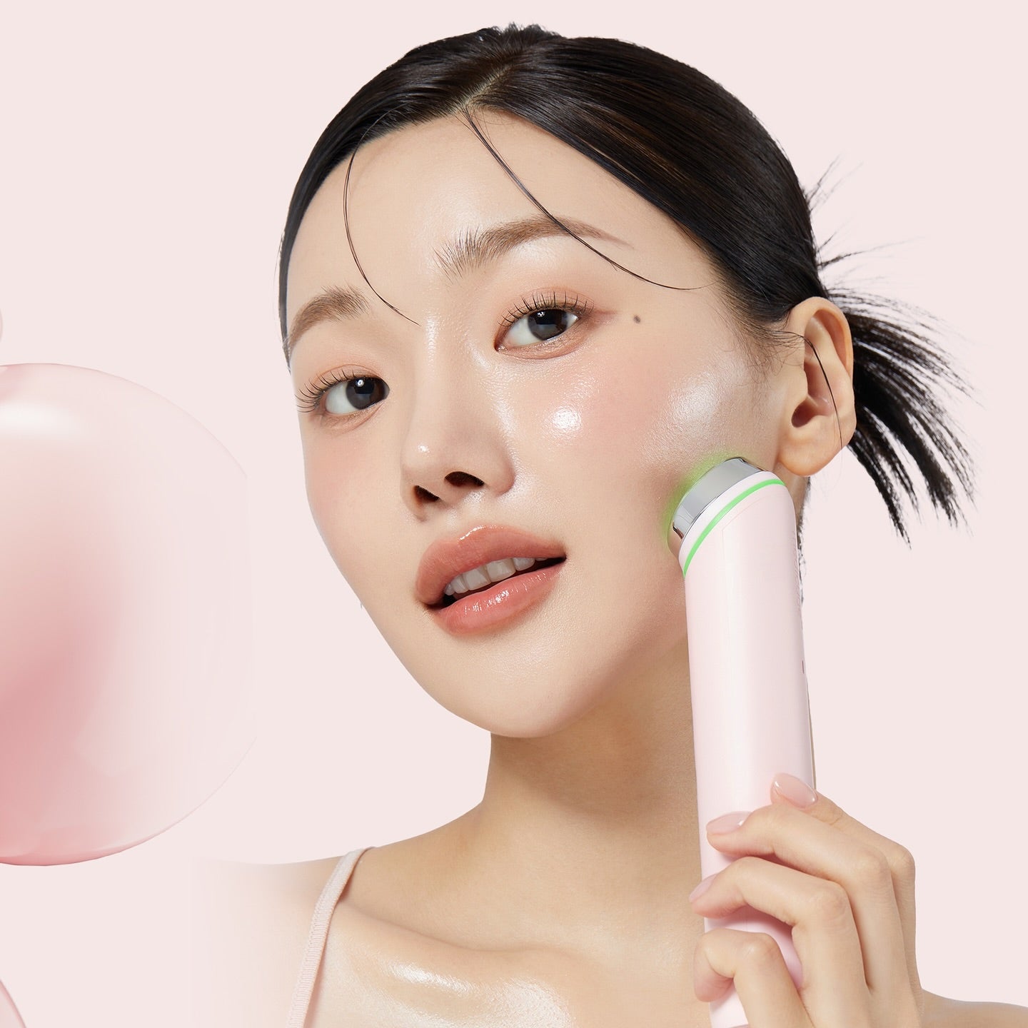 Medicube AGE-R Booster Pro | Electronic Beauty Device Medicube AGE-R Booster Pro | Electronic Beauty Device