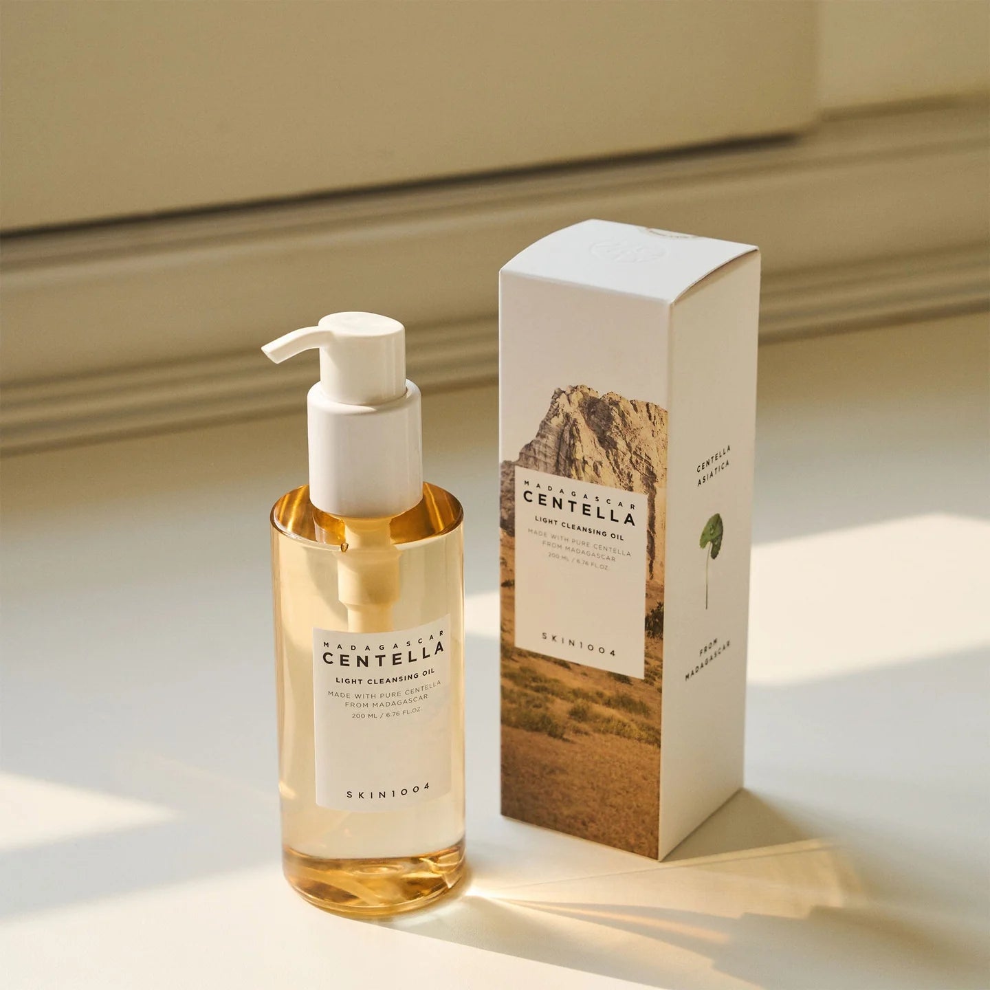 SKIN1004 Madagascar Centella Light Cleansing Oil 200ml | Cleansing Balm, Oil and Water SKIN1004 Madagascar Centella Light Cleansing Oil 200ml | Cleansing Balm, Oil and Water