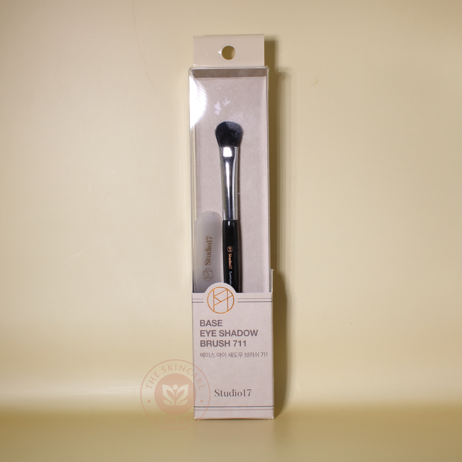Studio17 Base Eye Shadow Brush 711 1pc | Makeup Blenders and Brushes Studio17 Base Eye Shadow Brush 711 1pc | Makeup Blenders and Brushes