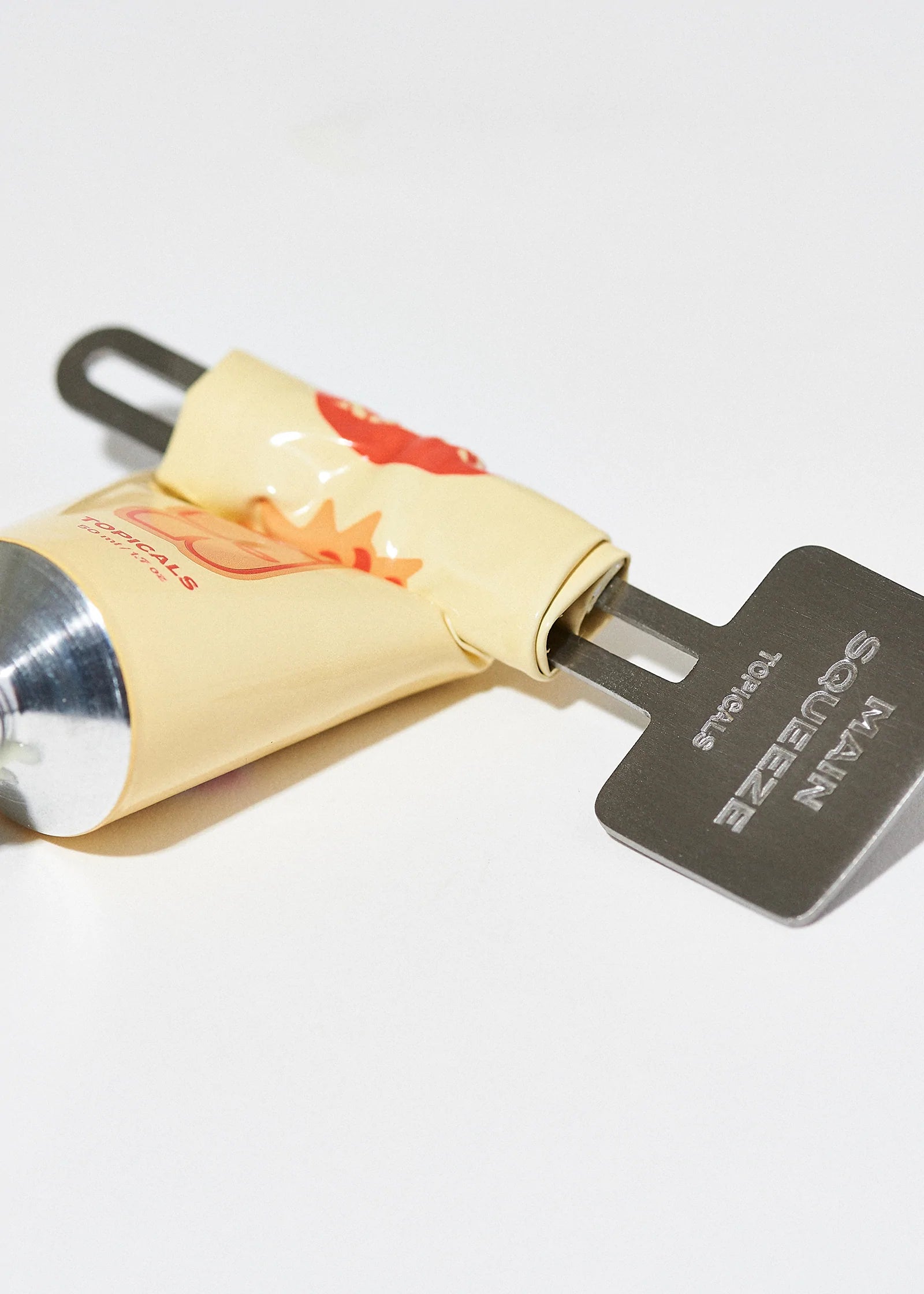 مفتاح أنبوب ضغط رئيسي Topicals | Metal Tube Squeezer Key مفتاح أنبوب ضغط رئيسي Topicals | Metal Tube Squeezer Key