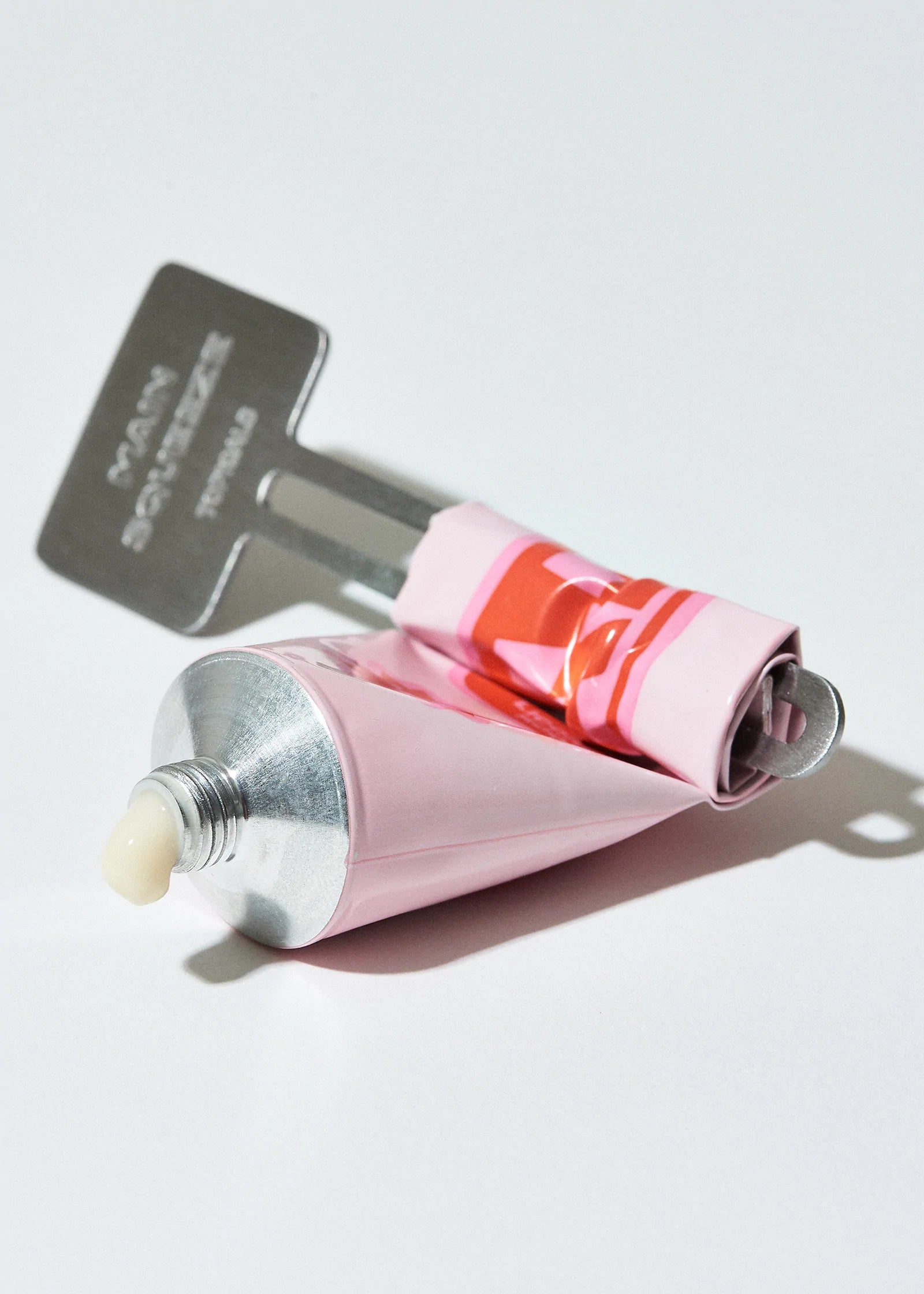 مفتاح أنبوب ضغط رئيسي Topicals | Metal Tube Squeezer Key مفتاح أنبوب ضغط رئيسي Topicals | Metal Tube Squeezer Key